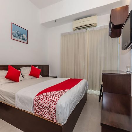 Oyo 1192 Hash House Hotel Malacca Esterno foto