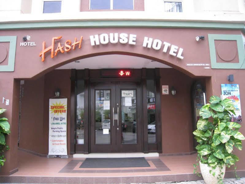 Oyo 1192 Hash House Hotel Malacca Esterno foto