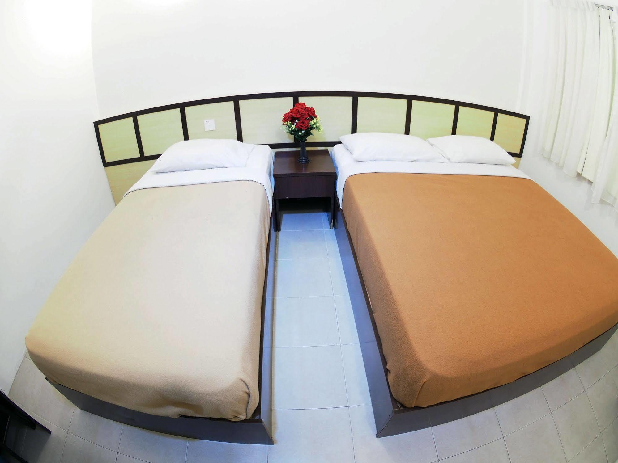 Oyo 1192 Hash House Hotel Malacca Esterno foto