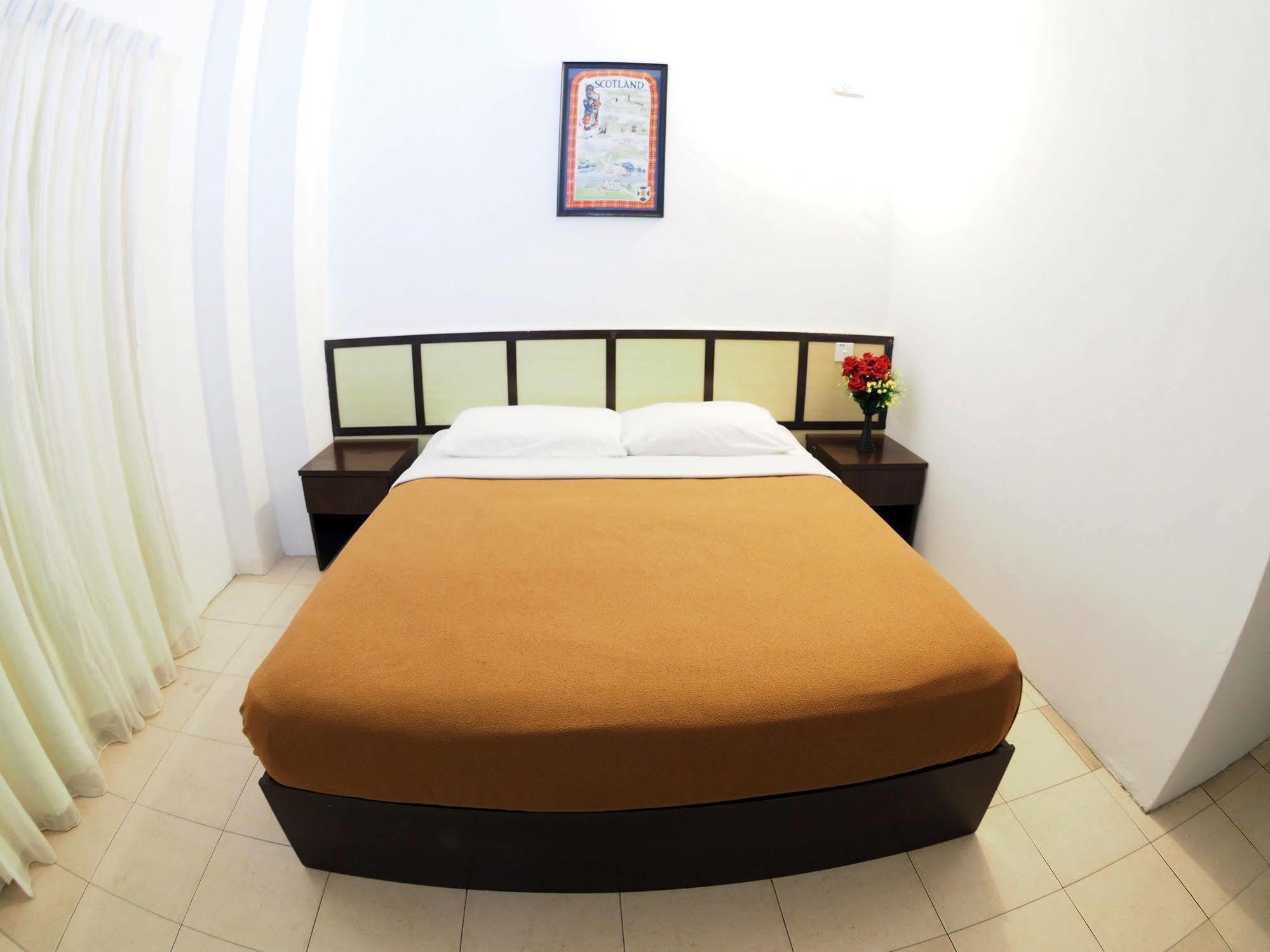Oyo 1192 Hash House Hotel Malacca Esterno foto