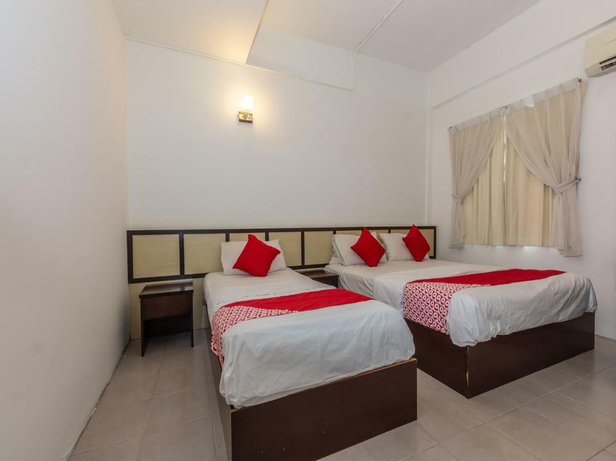 Oyo 1192 Hash House Hotel Malacca Esterno foto
